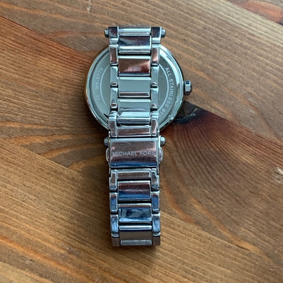 Michael Kors Watch - Picture 4 of 4